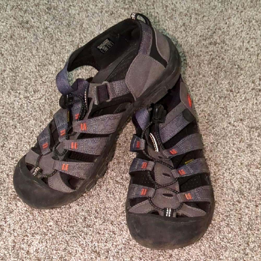 Boy's KEEN Newport Sandals (Size 7)